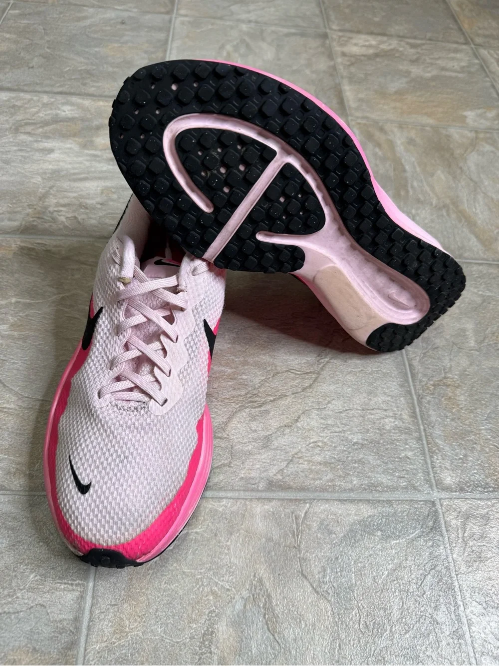 Nike Revolution 8 Women’s Shoe Size 10 Pink HJ8485-602 Preowned
